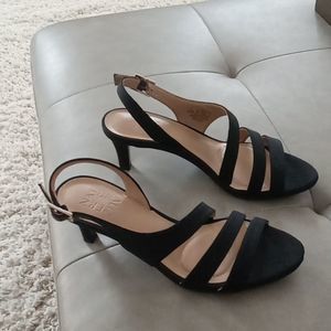 Best 25 Deals for Black Naturalizer Slingback Heels Poshmark